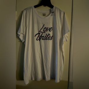 New T-shirt Love Unites size 26/28